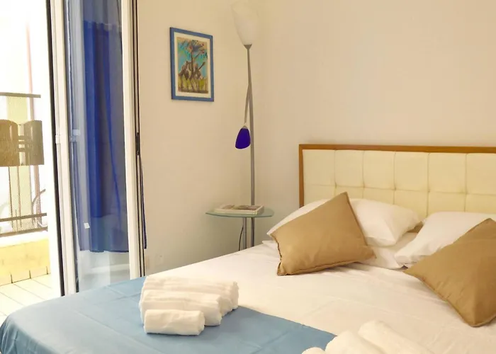 Miami Apartment, Piano Terra Rif A806 Apartment